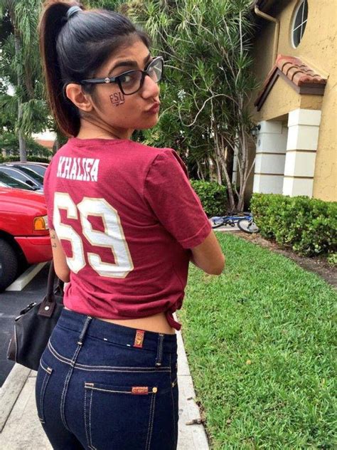 mia khalifa big ass|Mia Khalifa Ass Porn Videos 